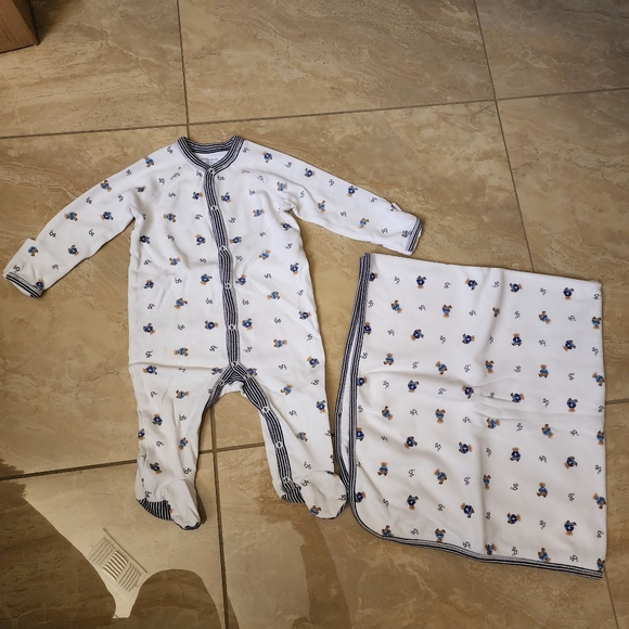 Bundle of Ralph Lauren Baby Boy Bear Print Coverall and matching cotton … - Picture 1 of 3